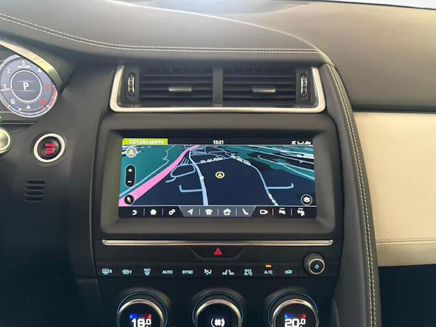 Jaguar E-Pace 2.0 D 180 R-Dynamic SE AWD