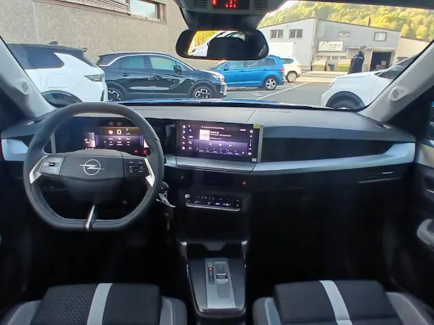 Opel Frontera 1.2 T HEV 145 GS