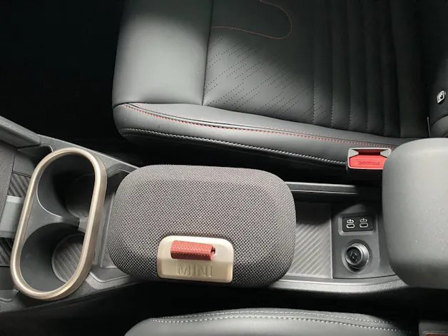 MINI Cabrio F67 2.0i John Cooper Works