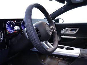 Mercedes-Benz CLA 220 AMG Line 4matic