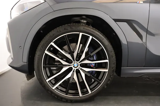 BMW X6 M50i