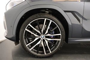 immagine del veicolo BMW X6 M50i