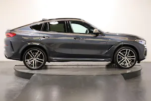 BMW X6 M50i