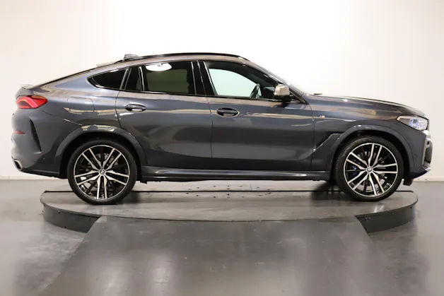 BMW X6 M50i