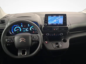 https://vehicle.imgix.net/4283395/a3fd582b-8ff2-4035-ae88-9e1184cb17a7.jpg