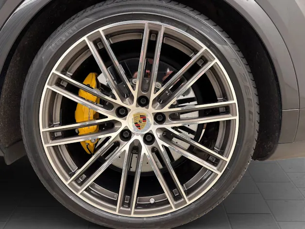 Porsche Cayenne Turbo S E-Hybrid