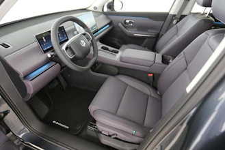 https://vehicle.imgix.net/4283501/b907bd95-4bbc-4688-ad53-2be4ed1281a3.jpg