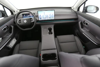 https://vehicle.imgix.net/4283501/e92bafa8-9658-41eb-8147-6fc5e4ba2326.jpg