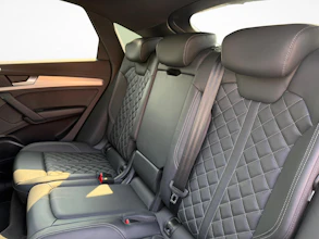 https://vehicle.imgix.net/4283504/19935159-1c73-42b6-b875-82a1dfdabbcf.jpg