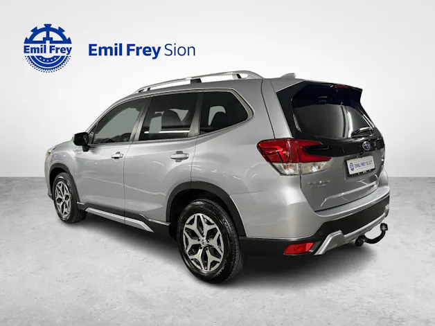 Subaru Forester Station 2.0i e-Boxer Swiss Plus