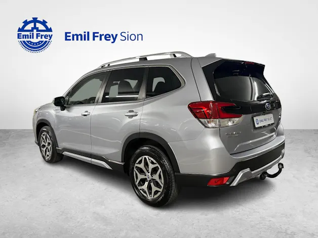 Subaru Forester Station 2.0i e-Boxer Swiss Plus