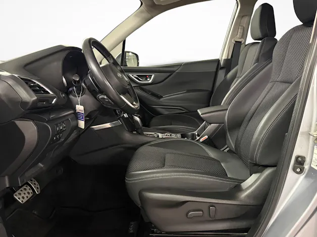 Subaru Forester Station 2.0i e-Boxer Swiss Plus