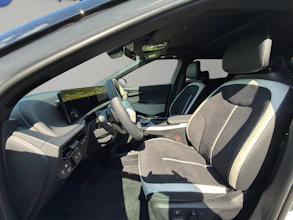 https://vehicle.imgix.net/4283545/653f3410-3f4e-476e-bfdc-7741de87bd3c.jpg