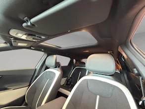 https://vehicle.imgix.net/4283545/b2dc6a98-2dbf-4e1f-bf66-23bf4f699854.jpg