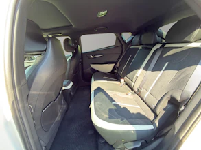 https://vehicle.imgix.net/4283545/e9dfaf13-69b1-4dee-998f-c5a0bf8bc009.jpg