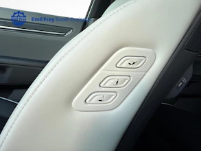 https://vehicle.imgix.net/4283546/4b54fabb-1f7f-4621-ae9f-06fe6f0242c5.jpg