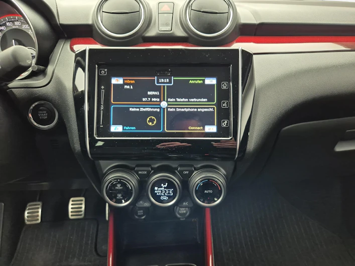 immagine del veicolo SUZUKI SWIFT