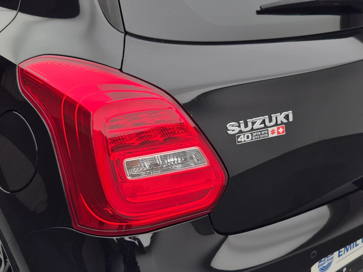 immagine del veicolo SUZUKI SWIFT