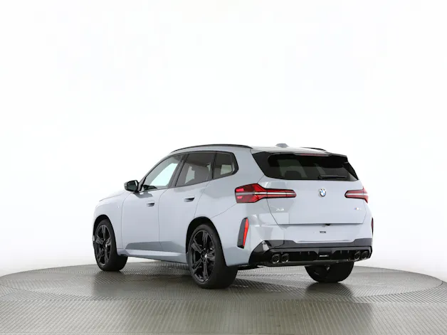 BMW X3 M50i