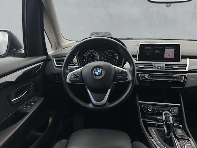 BMW 218d Active Tourer Sport Line xDrive F45 (CH) AHK 1.6T 📍