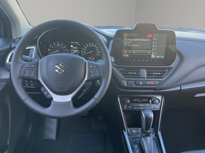 Fahrzeugbild SUZUKI S-CROSS