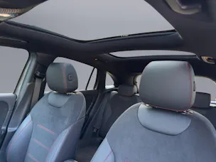Mercedes-Benz GLA 250 Swiss Star AMG Line 4matic