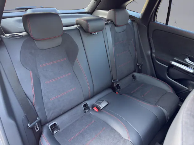 Mercedes-Benz GLA 250 Swiss Star AMG Line 4matic