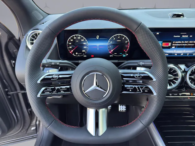 Mercedes-Benz GLA 250 Swiss Star AMG Line 4matic
