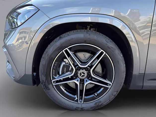 Mercedes-Benz GLA 250 Swiss Star AMG Line 4matic