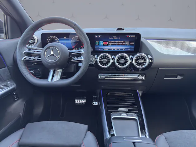 Mercedes-Benz GLA 250 Swiss Star AMG Line 4matic