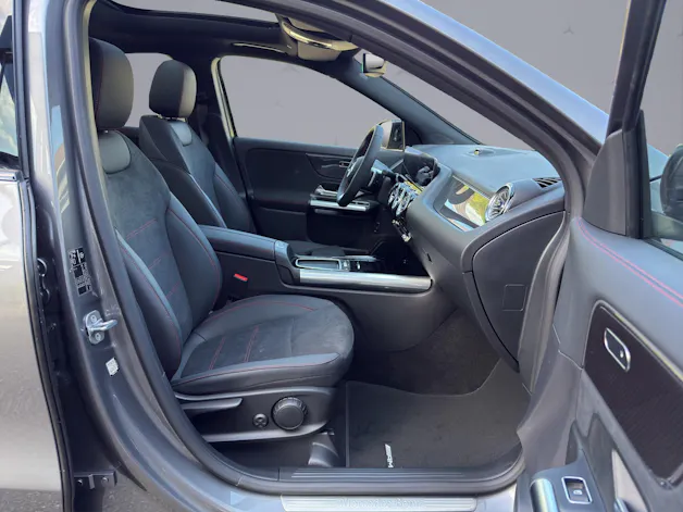 Mercedes-Benz GLA 250 Swiss Star AMG Line 4matic