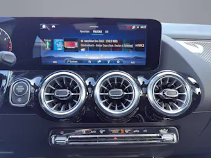 Mercedes-Benz GLA 250 Swiss Star AMG Line 4matic