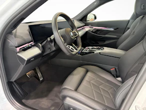https://vehicle.imgix.net/4283740/753b98c6-6201-4651-baf8-4fe231636268.jpg