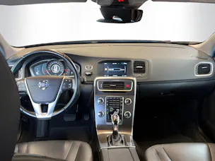 Volvo V60 2.4 D5 Momentum AWD