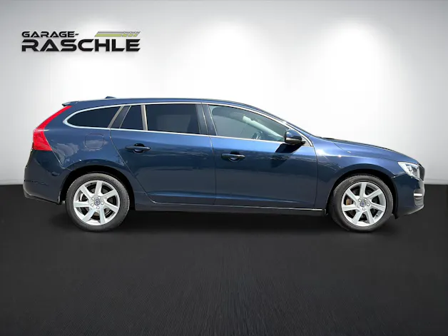 Volvo V60 2.4 D5 Momentum AWD