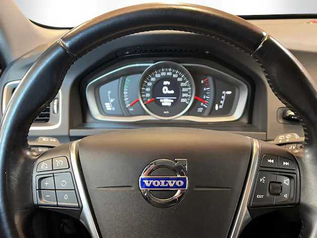 Volvo V60 2.4 D5 Momentum AWD