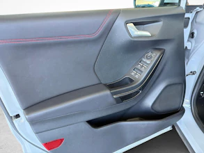 https://vehicle.imgix.net/4283839/7cdadeb2-f9dc-4589-9535-b060f39e844e.jpg