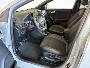 https://vehicle.imgix.net/4283839/a8120572-933c-4679-a1ea-048dc076a4d1.jpg