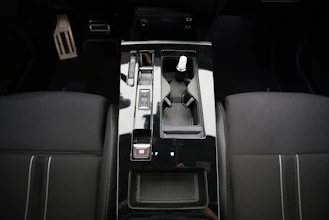 https://vehicle.imgix.net/4283843/75f04a9d-ffa3-4459-89b0-820cd9ab6ace.jpg