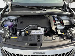 Peugeot 2008 1.2 GT Hybrid 145