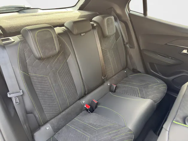 Peugeot 2008 1.2 GT Hybrid 145