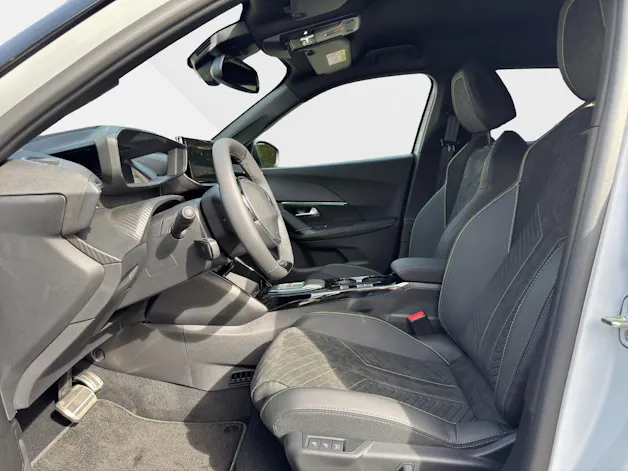 Peugeot 2008 1.2 GT Hybrid 145