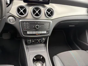 MERCEDES-BENZ CLA 200 Night Star Shooting Brake