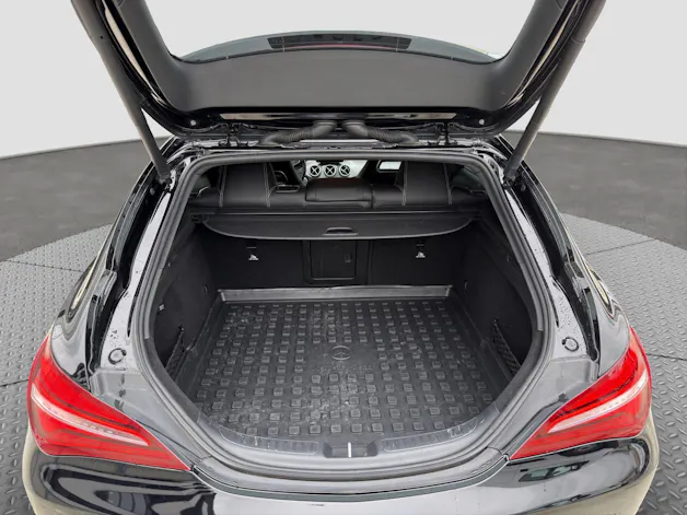 MERCEDES-BENZ CLA 200 Night Star Shooting Brake