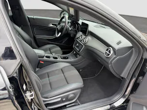 MERCEDES-BENZ CLA 200 Night Star Shooting Brake