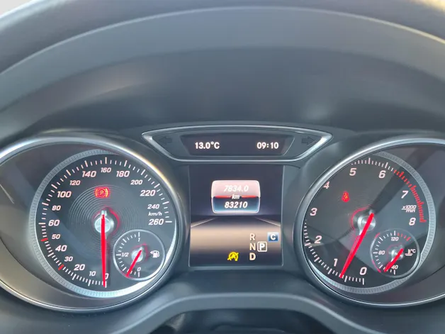 MERCEDES-BENZ CLA 200 Night Star Shooting Brake