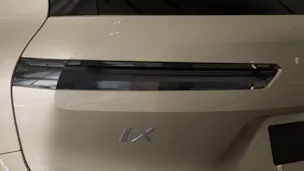 BMW iX xDrive60