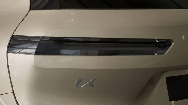 BMW iX xDrive60