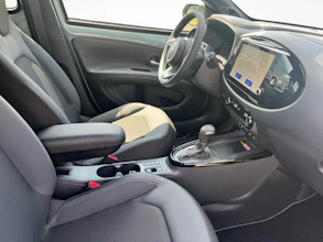 https://vehicle.imgix.net/4284011/8e472690-0d76-4f1f-b8cc-c544a3b7c11f.jpg