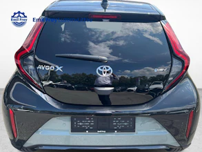 https://vehicle.imgix.net/4284011/a9e29178-7167-4022-a3fc-53e43b41a99b.jpg